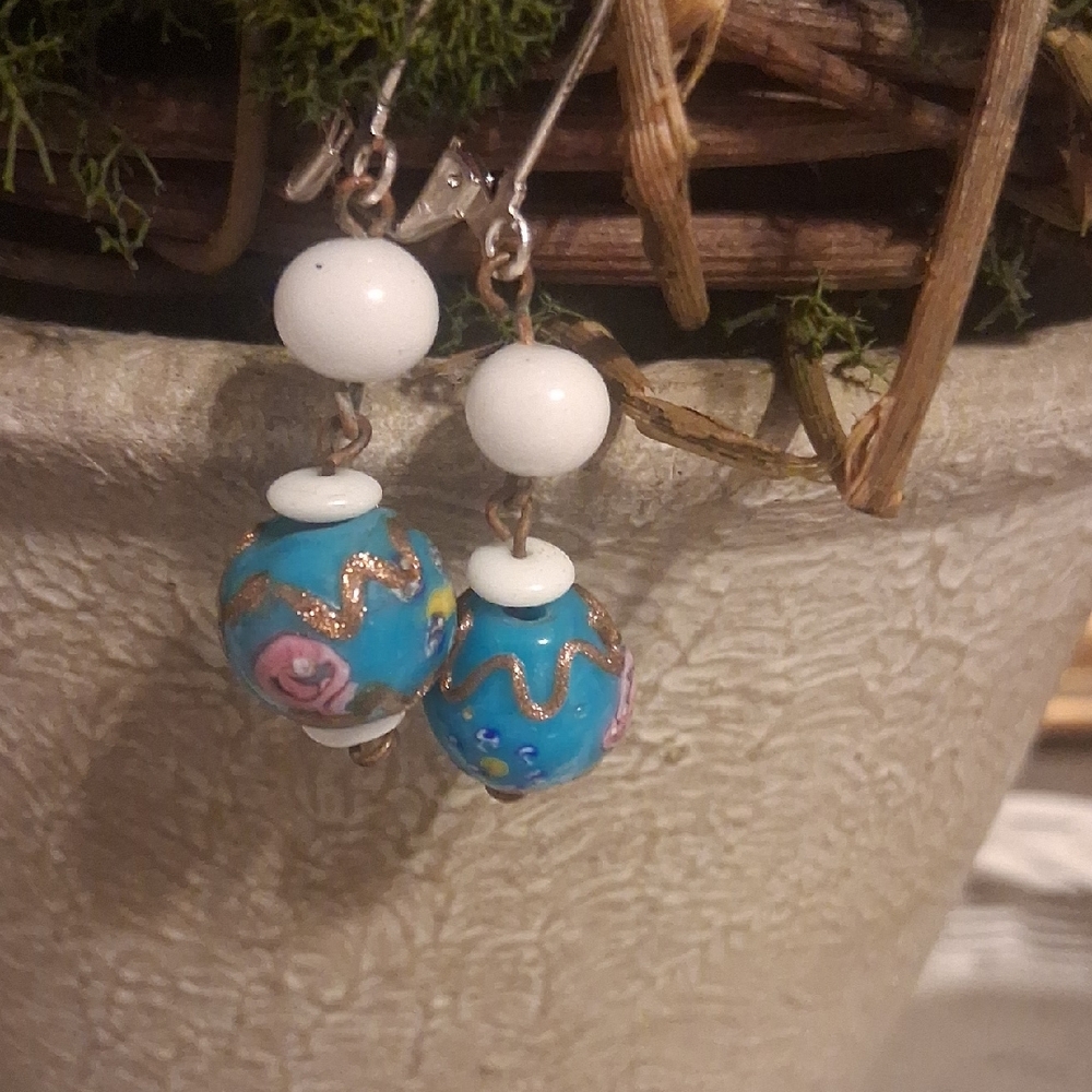 Chic Floral Blue and White Earrings